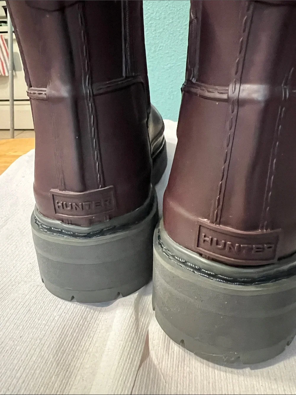 Hunter Women's Burgundy Chelsea Winter Rain Boots………Make your Offer.